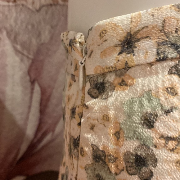 Beautiful Floral Skirt with Slit - Picture 5 of 5